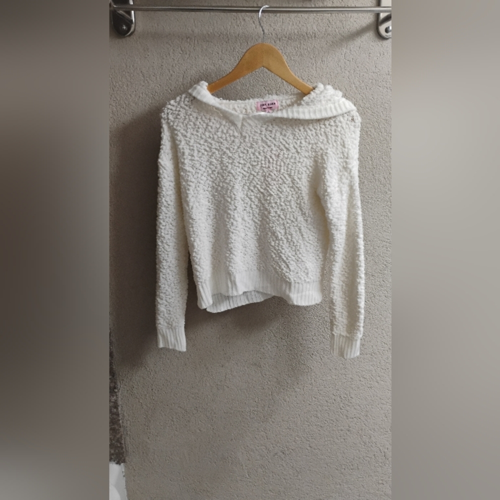 NWT Pink Robin Fuzzy V Neck Cream Hoodie Pullover Sweatshirt Sz S
